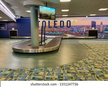 Swanton, OH / USA - April 14, 2019:  Baggage Pick Up Area In The Toledo Express Airport In Ohio.