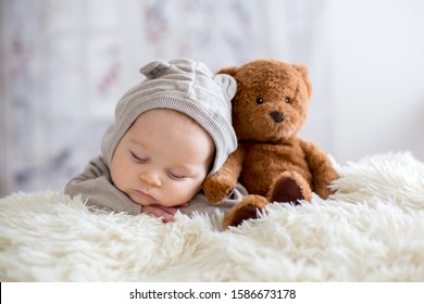 15,022 Baby teddy bear sleeping Images, Stock Photos & Vectors ...
