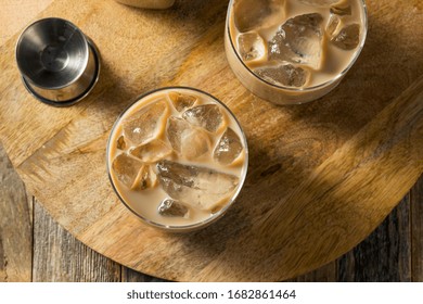 Sweet Boozy Irish Cream Mudslide Cocktail  With Ice