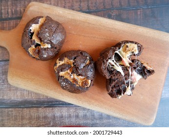 Sweet And Chewy Chocolate Cookies