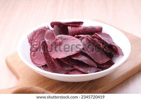 Sweet and crunchy purple sweet potato chips