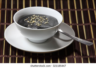 Sweet Delicious Creamy Black Sesame Tahini Soup