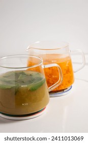 sweet eason tea in a teapod