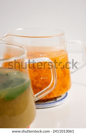 sweet eason tea in a teapod