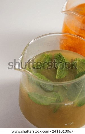 sweet eason tea in a teapod