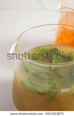 sweet eason tea in a teapod