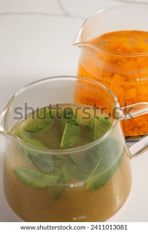 sweet eason tea in a teapod