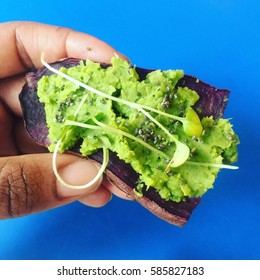 Sweet Potato Toast With Green Pea Mash / Colorful Food / Sweet Potato Toast 