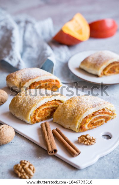 Sweet pumpkin\
strudel with walnut and\
cinnamon