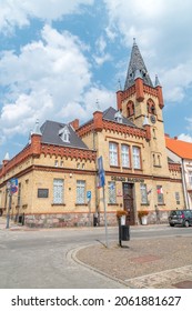 Swiecie, Poland - July 25, 2021: Old Town Hall In Gothic Revival. Town Hall Of Swiecie On Market Square.