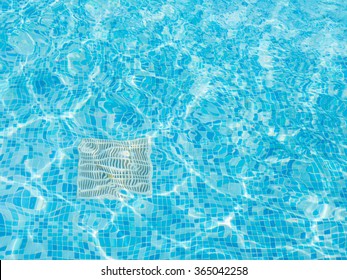 Swimming Pool With Drain Board