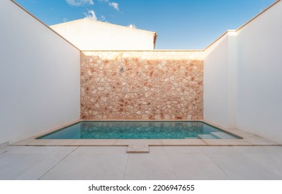 Piscina en una casa