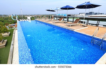  Swimming Pool On The Top Roof