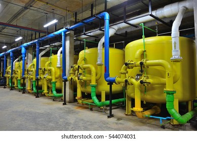 Swimming pool pump