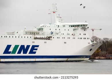 Swinoujscie, West Pomeranian Voivodeship, Poland — November 17 2021: Gryf ferry enters the Port of Swinoujscie.