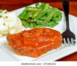 Swiss Steak With Mashed Potatoes And Green Beans