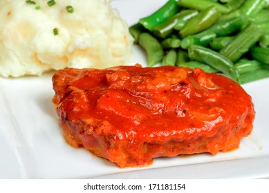 Swiss Steak With Mashed Potatoes And Green Beans