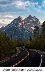 1,414 Mountain road switchbacks Images, Stock Photos & Vectors ...