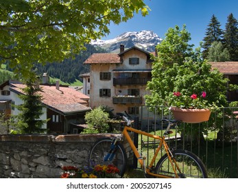 Splügen, Switzerland. A Charming Swiss Alpine Village On The Splügen Pass, Splügenpass. A Great Place To Eat And Enjoy The Gorgeous Scenery.