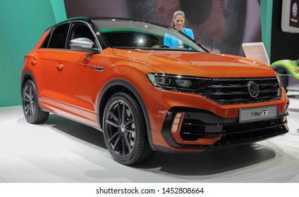 Imagenes Fotos De Stock Y Vectores Sobre Volkswagen T Roc R Line