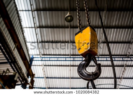 Swivel chain hook of electric hoist in workshop / chain block / pullers