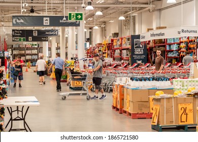 Sydney, Australia - 2020-01-15 Customers At Bunnings Warehouse. Bunnings Is A Largest Household Hardware Chain With Stores In Australia And New Zealand.