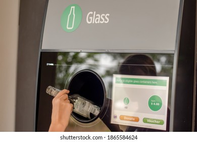 Sydney, Australia 2020-01-18. Return And Earn Public Return Point For Recycling. Reverse Vending Machine For Refund And Recycling Of Glass Bottles. Recycling