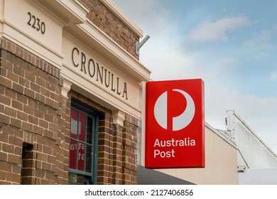 Sydney, Australia 2022-01-25 Australia Post Office Exterior View. Cronulla NSW 2230. Postage And Delivery