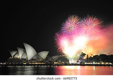 SYDNEY, AUSTRALIA - DECEMBER 11: Oprah Winfrey Enjoys Her First Visit To Australia And Holds A Private Party And Her Own Firework Show By The Opera House On December 11, 2010, Sydney, Australia.