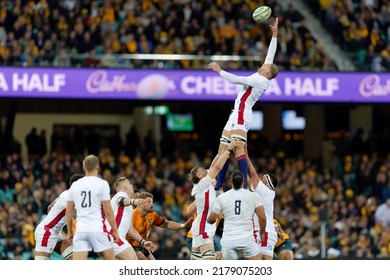 SYDNEY, AUSTRALIA - JULY 16: Nick Isiekwe Wins The Line Out During Game Three Of The International Test Match Series Between The Australian Wallabies And England At The SCG