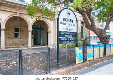 Sydney, Australia - November 16, 2008: Bondi Public School Sign And Building Exterior