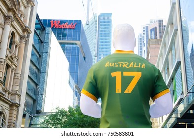 SYDNEY, AUSTRALIA. – On November 7, 2017. -  Rugby Athlete Sculpture In Australia National Team Uniforms Number 17 At Sydney Downtown For Promoting Rugby League World Cup 2017.