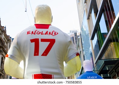 SYDNEY, AUSTRALIA. – On November 7, 2017. -  Rugby Athlete Sculpture In England National Team Uniforms Number 17 At Sydney Downtown For Promoting Rugby League World Cup 2017.