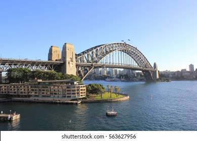 Sydney Harbor Bridge
