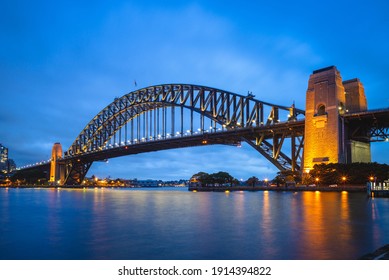 sydney harbour bridge at night in sydney, australia