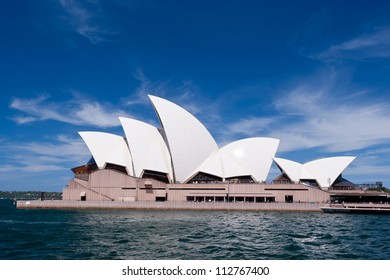 SYDNEY - JANUARY 12: The Iconic Sydney Opera House is a multi-venue performing arts centre also containing bars and outdoor restaurants.  January 12, 2012 in Sydney, Australia.