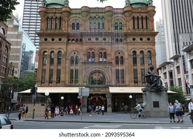 Sydney, NSW, Australia - December 4th, 2021: The QVB (Queen Victoria Building) At Christmas Time.