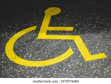 Sydney Train Station Wheelchair Sign Stock Photo 1979974484 | Shutterstock