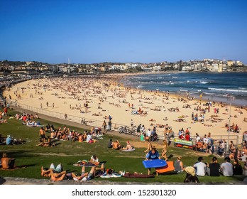 SYDNEY-DECEMBER 25:People Relaxing For Christmas Day At  Bondi Beach In  Sydney,Australia On 25 December 2012 .Bondi Beach Is One Of A Famous Beach In The World.