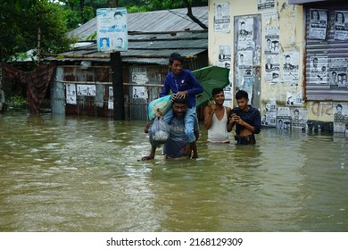 Sylhet Bangladesh 16 Jun 2022: The flood situation in Sylhet has worsened again, roads and houses have been submerged. Sylhet (Shodhar) Bangladesh. 