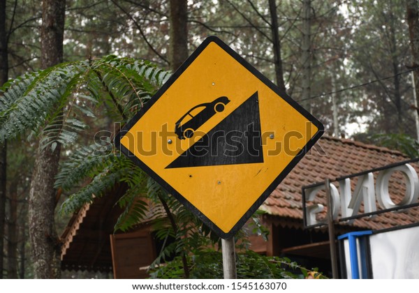 Symbol Steep Incline Traffic Signs Black Stock Photo 1545163070 ...