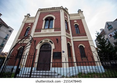 The synagogue is the prayer house of the Mosaic or Jewish cult
being dedicated to prayers, reading the entire Hebrew Bible. The synagogue can also have small rooms for study, socializing or offices
