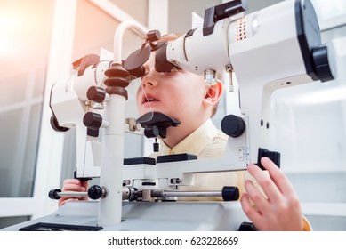 Synoptophore. Strabismus Treatment. Squint Test. Orthoptics. Doctor Performs Strabismus Checkup.