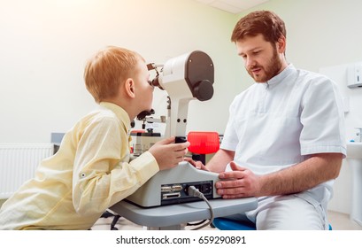 Synoptophore. Strabismus Treatment. Squint Test. Orthoptics. Doctor Performs Strabismus Checkup.