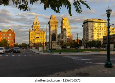 Syracuse, New York: Sunset Skyline Of Syracuse Around Clinton Square.