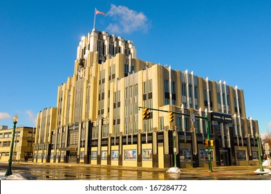 SYRACUSE, NY - NOVEMBER 29: The Niagara-Mohawk Building In Syracuse, NY, Built In 1932, Is An Outstanding Example Of Art Deco Architecture, Shown Glistening In Morning Sunlight On November 29, 2013.