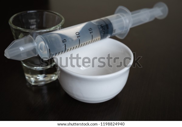 nasal irrigation syringe