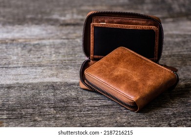 Tab Color Genuine Leather Men Or Women Zipper Wallet, Leather Industry Concept