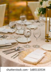 Table Decorations For A Lavish And Festive Dinner.