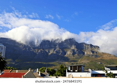 Table mountain under big cloud cover